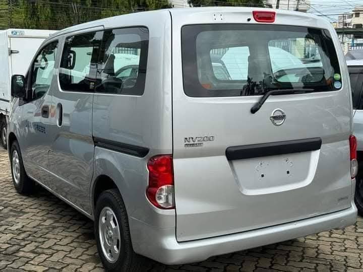 Used 2018 Nissan NV200 Van / Minivan for sale in Nairobi Kenya - Trust Rides - Thumbnail 2