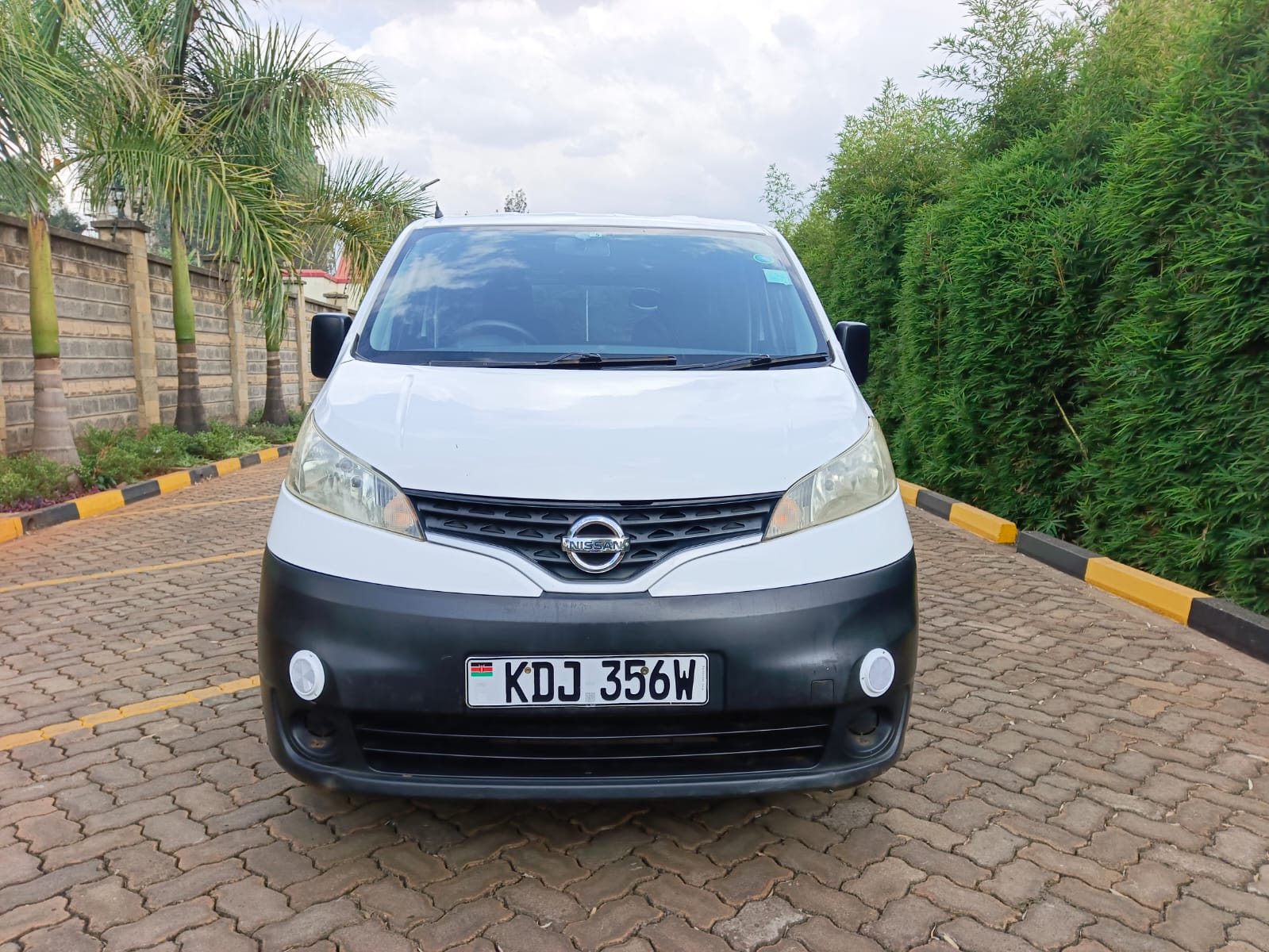 Used 2015 Nissan Nv 200 Van for sale in Nairobi Kenya - Trust Rides - Thumbnail 2