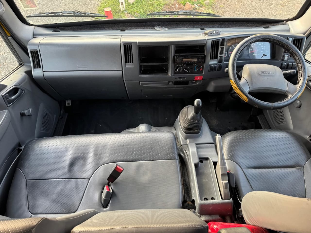 Used 2022 Isuzu NQR (N-Series) Mini Bus for sale in Nairobi Kenya - Trust Rides - Thumbnail 8