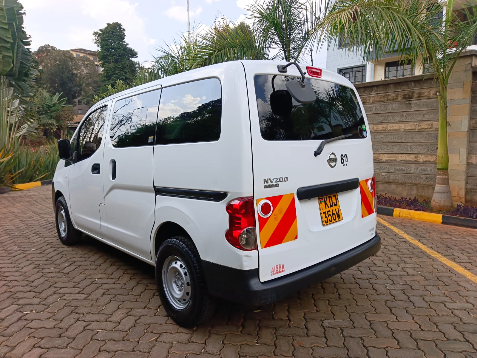 Used 2015 Nissan Nv 200 Van for sale in Nairobi Kenya - Trust Rides - Thumbnail 4