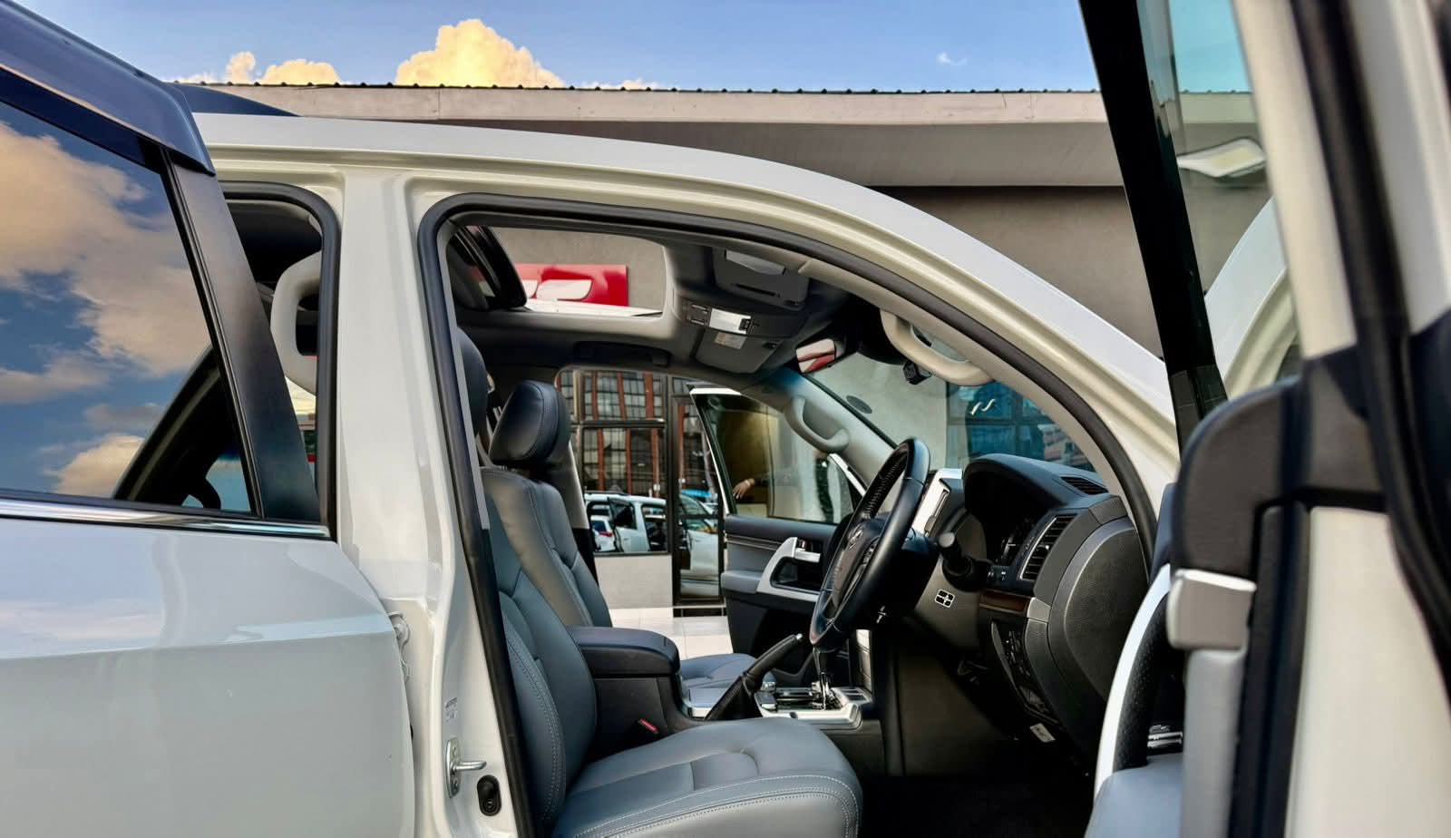 Used 2018 Toyota LAND CRUISER -ZX SUV for sale in Nairobi Kenya - Trust Rides - Thumbnail 7