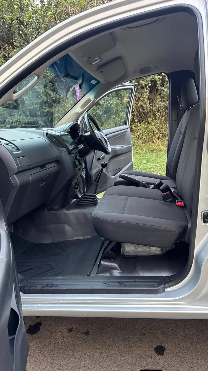 Used 2025 Isuzu DMAX Pickup / Double Cab for sale in Nairobi Kenya - Trust Rides - Thumbnail 10