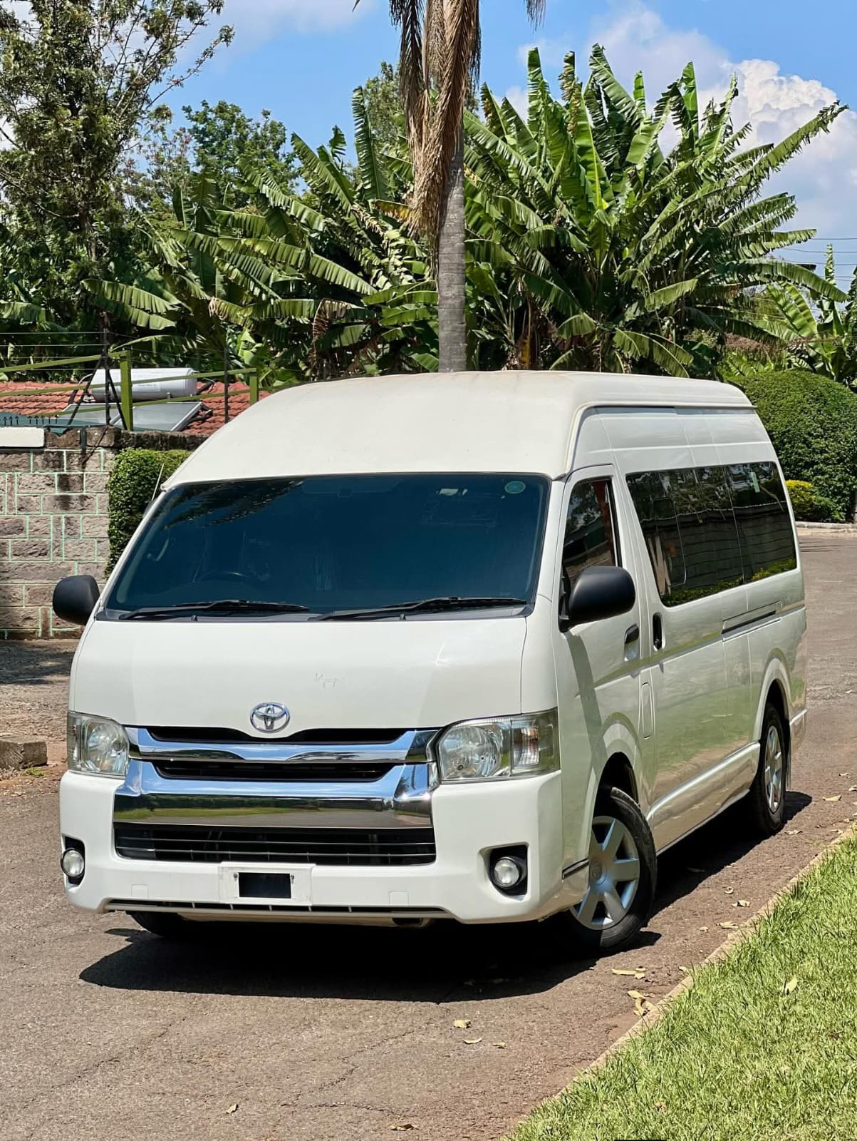 Used 2018 Toyota HIACE Van / Minivan for sale in Nairobi Kenya - Trust Rides - Thumbnail 2