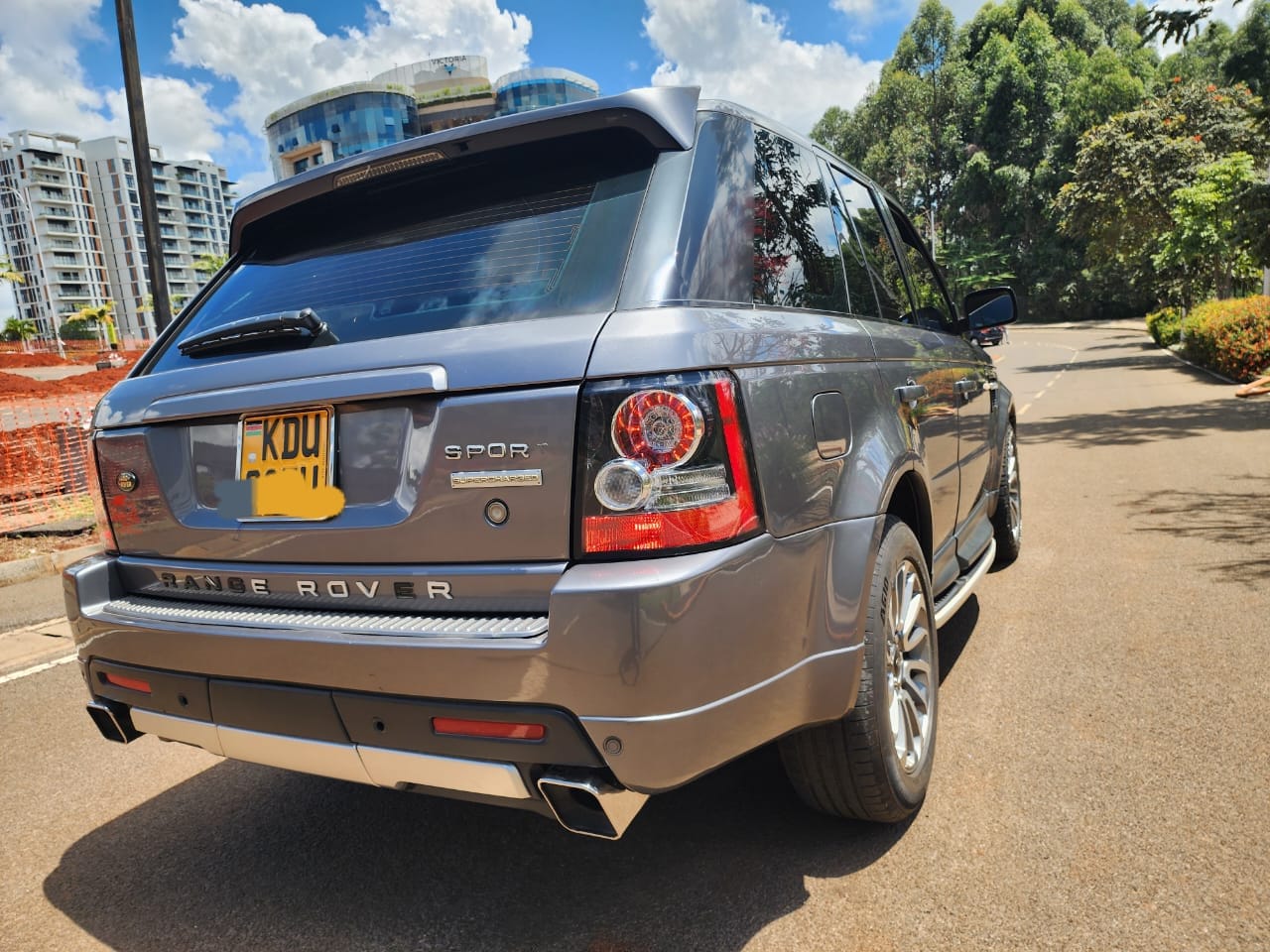 Used 2009 RANGE ROVER SPORT UTILITY SUV for sale in Nairobi Kenya - Trust Rides - Thumbnail 4