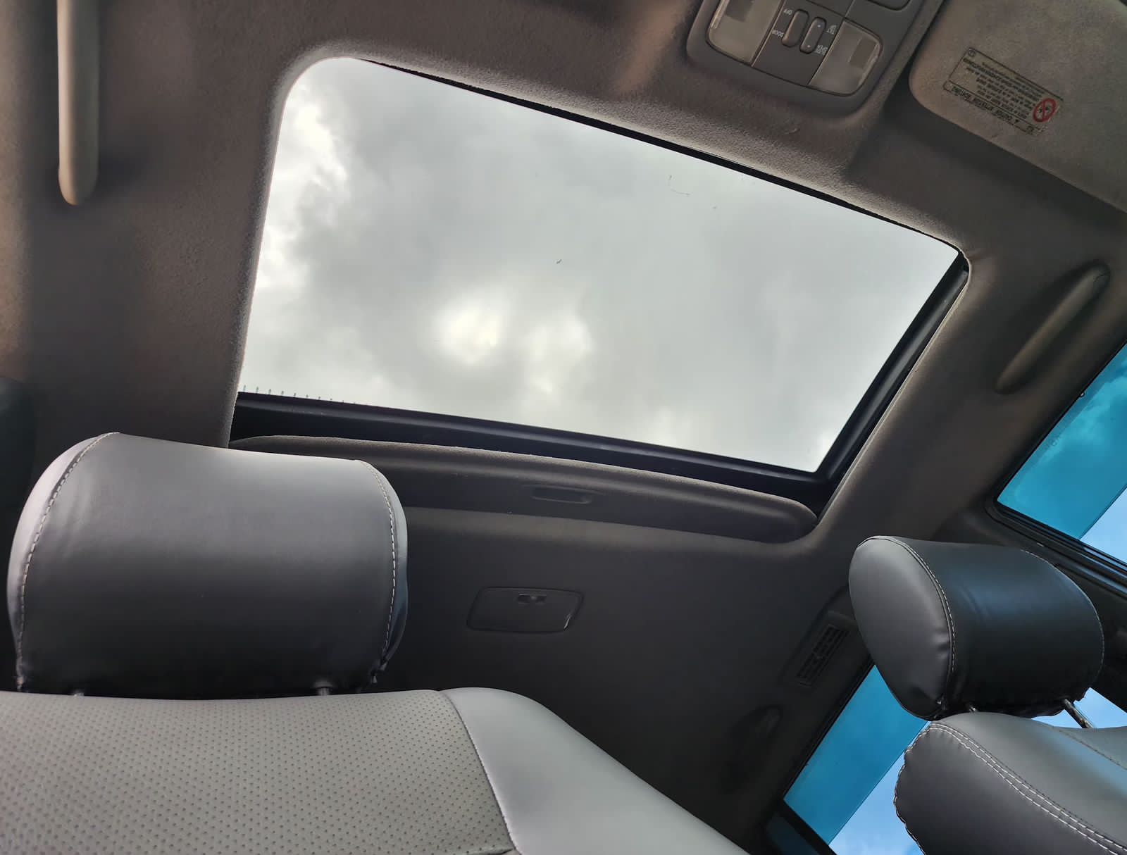 Used 2007 Toyota PRADO J120 SERIES SUV for sale in Nairobi Kenya - Trust Rides - Thumbnail 11