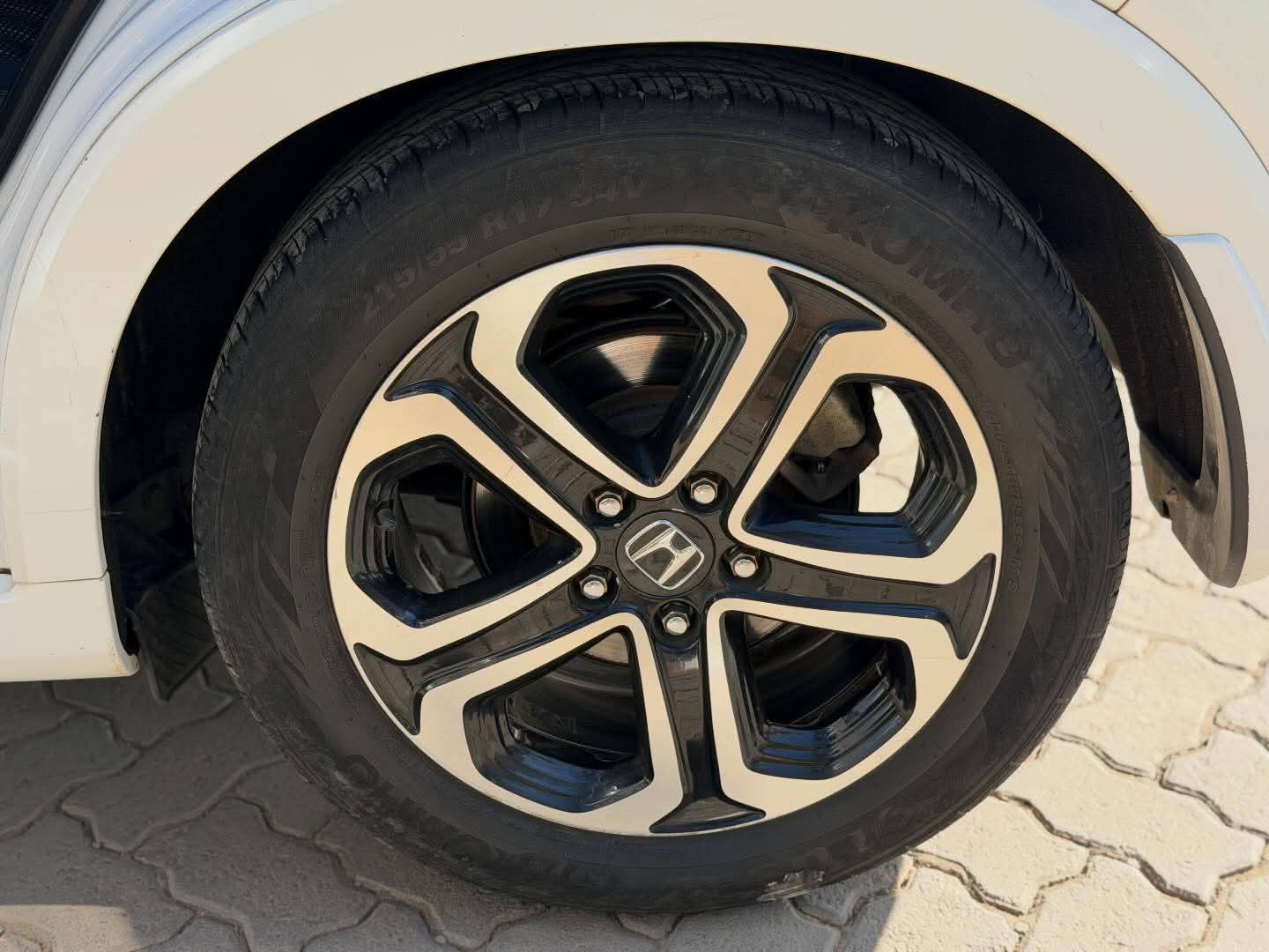 Used 2016 Honda VEZEL Crossover for sale in Nairobi Kenya - Trust Rides - Thumbnail 6