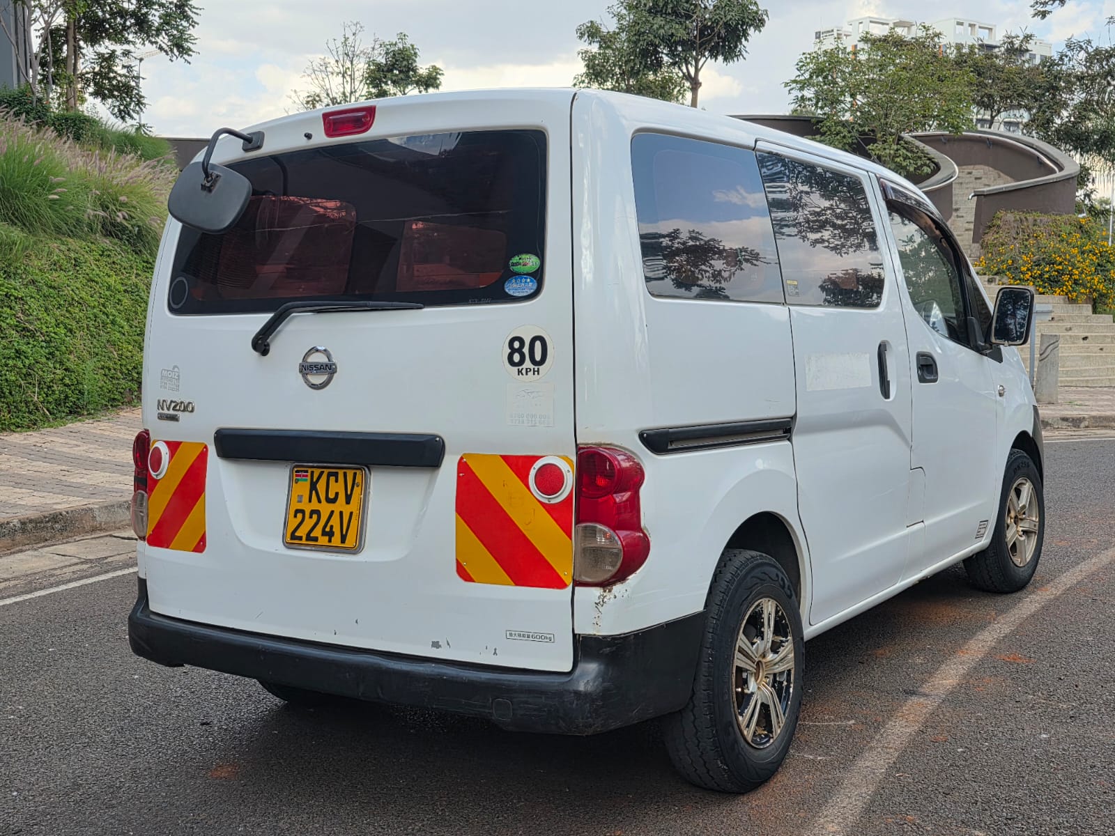 Used 2013 Nissan NV 200 Van for sale in Nairobi Kenya - Trust Rides - Thumbnail 6