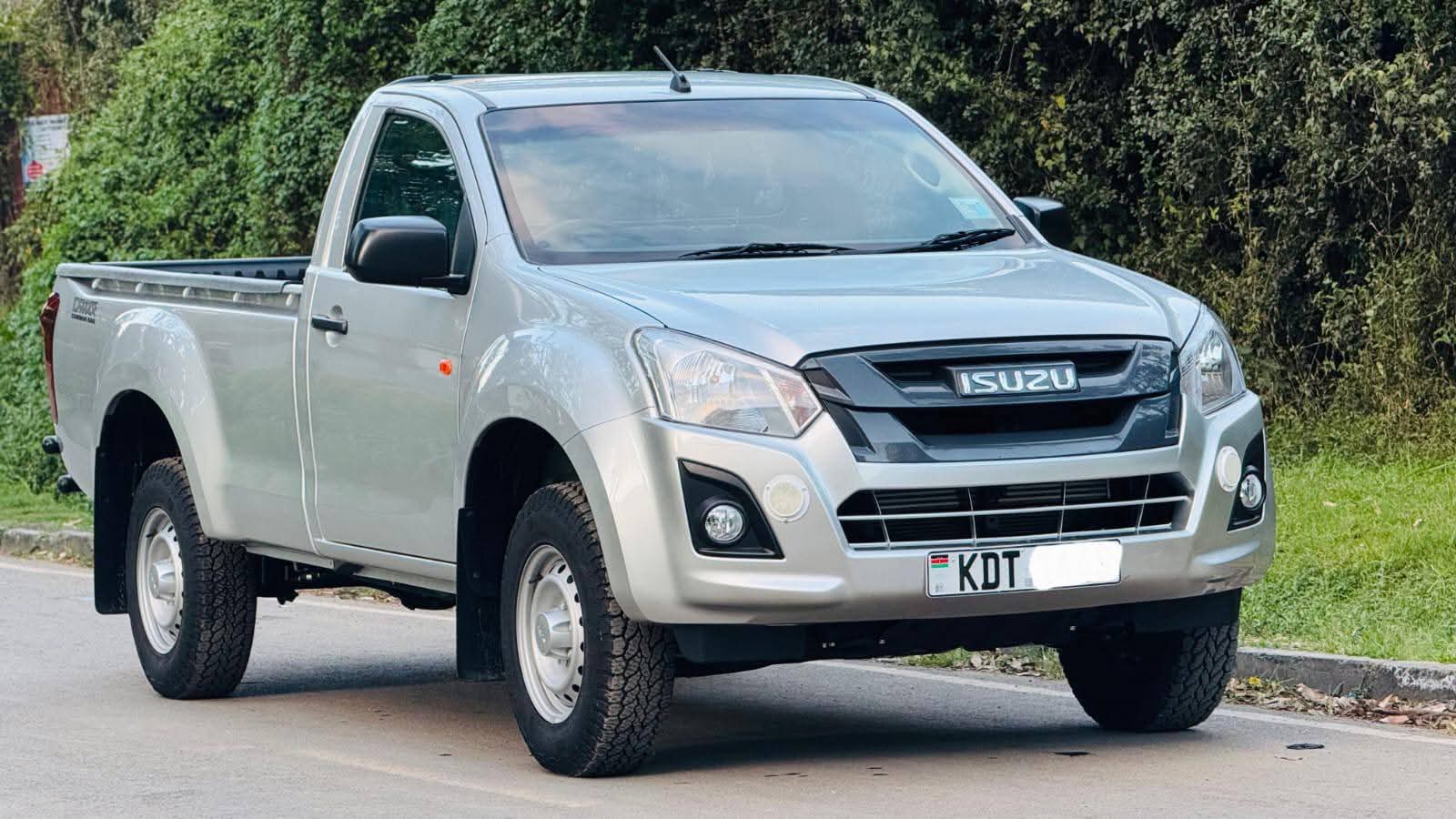 Used 2025 Isuzu DMAX Pickup / Double Cab for sale in Nairobi Kenya - Trust Rides - Thumbnail 3