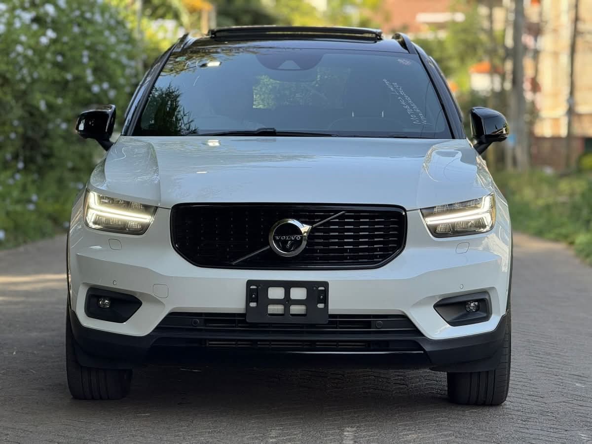 Used 2020 Volvo XC40 Crossover for sale in Nairobi Kenya - Trust Rides - Thumbnail 2