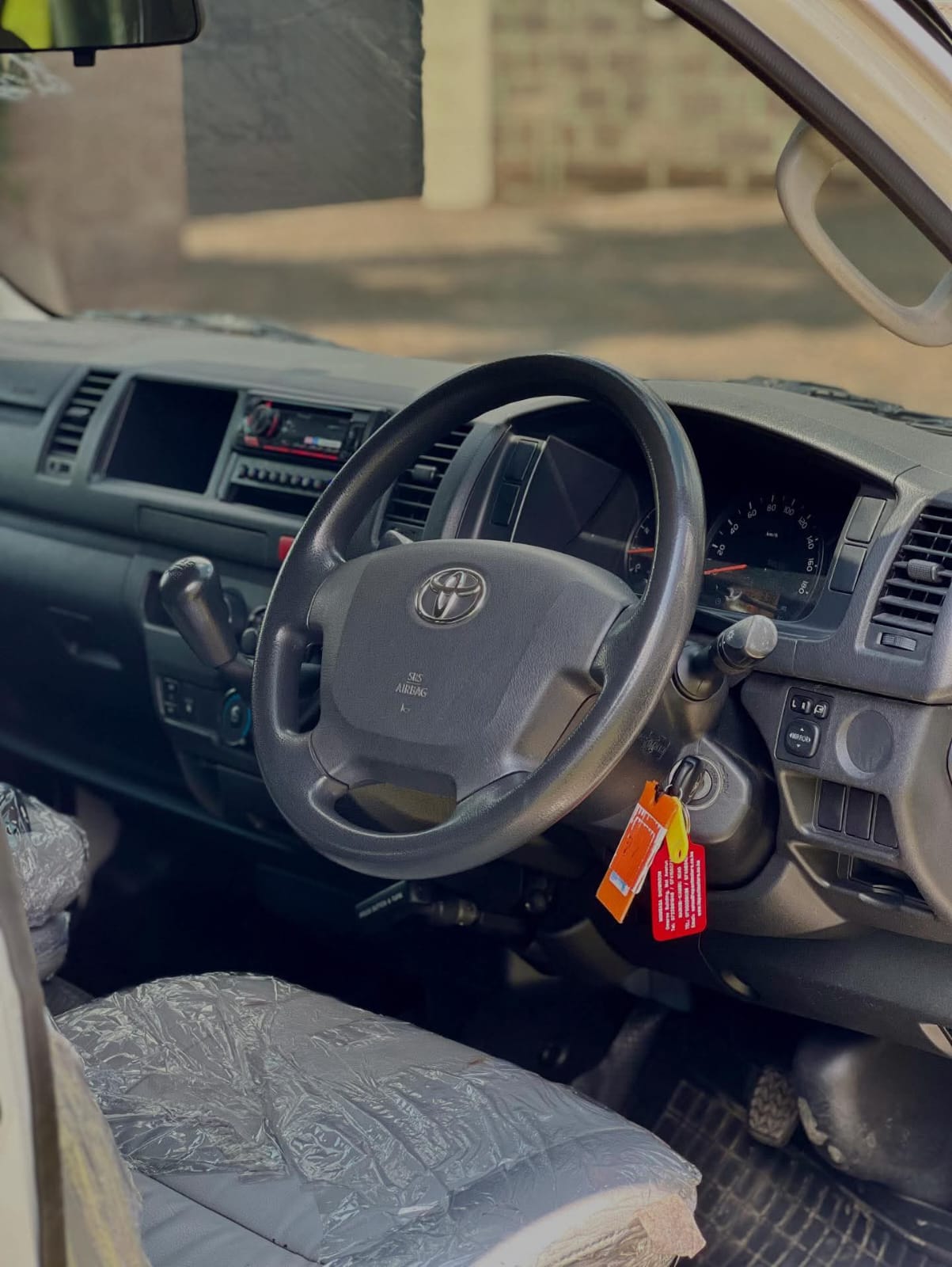 Used 2018 Toyota HIACE Van / Minivan for sale in Nairobi Kenya - Trust Rides - Thumbnail 11