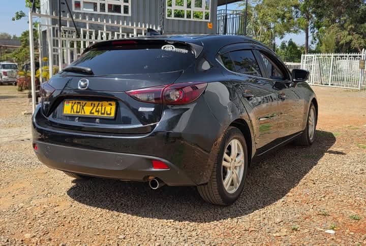 Used 2015 Mazda AXELA Hatchback(kadudu) for sale in Nairobi Kenya - Trust Rides - Thumbnail 3