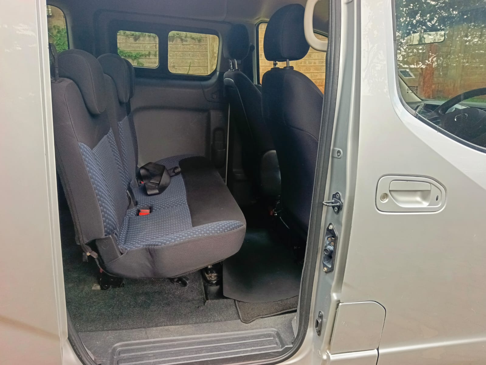 Used 2011 Nissan Nv 200 Van / Minivan for sale in Nairobi Kenya - Trust Rides - Thumbnail 8