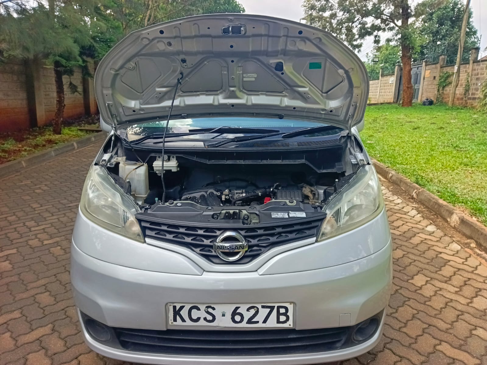 Used 2011 Nissan Nv 200 Van / Minivan for sale in Nairobi Kenya - Trust Rides - Thumbnail 10