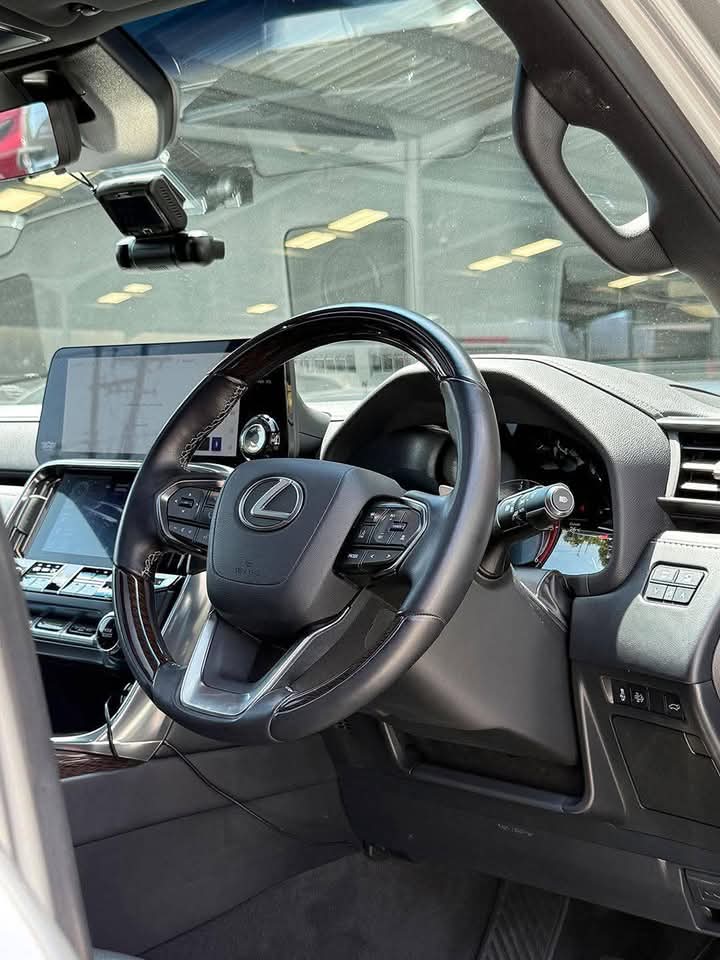 Used 2021 Lexus LX 500d SUV for sale in Nairobi Kenya - Trust Rides - Thumbnail 5