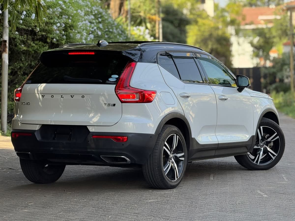Used 2020 Volvo XC40 Crossover for sale in Nairobi Kenya - Trust Rides - Thumbnail 4