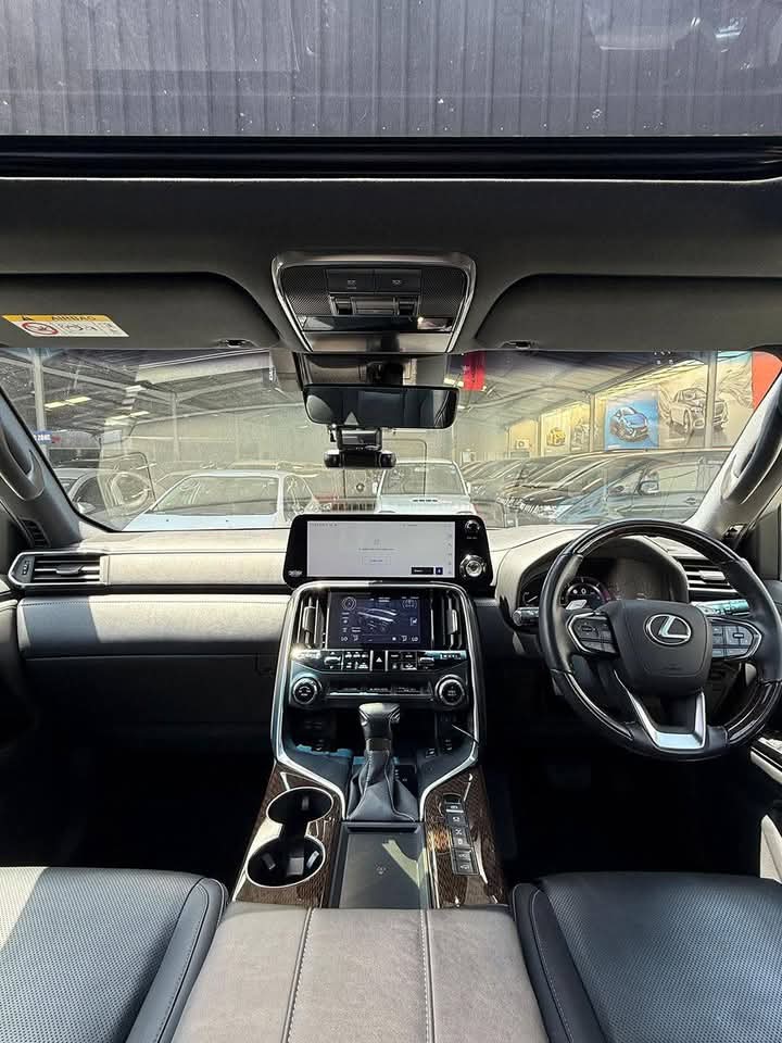 Used 2021 Lexus LX 500d SUV for sale in Nairobi Kenya - Trust Rides - Thumbnail 7