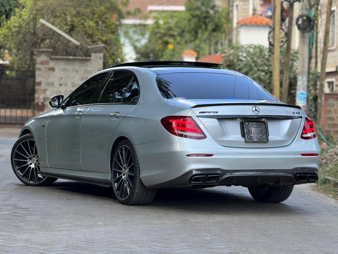 Used 2017 Mercedes-Benz E43 AMG 4MATIC Sedan (Saloon) for sale in Nairobi Kenya - Trust Rides - Thumbnail 4