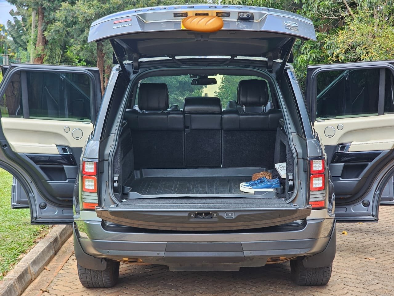 Used 2016 RANGE ROVER VOGUE SUV for sale in Nairobi Kenya - Trust Rides - Thumbnail 13