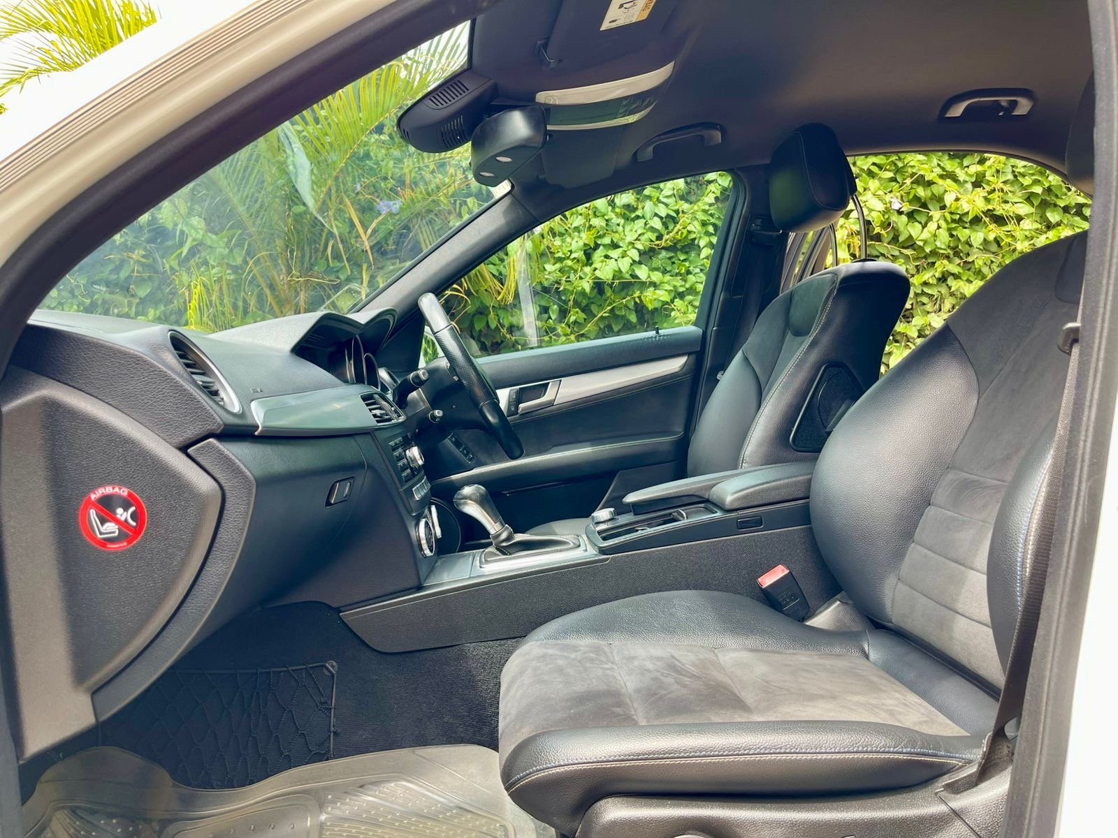 Used 2014 Mercedes-Benz C180 Sedan (Saloon) for sale in Nairobi Kenya - Trust Rides - Thumbnail 8