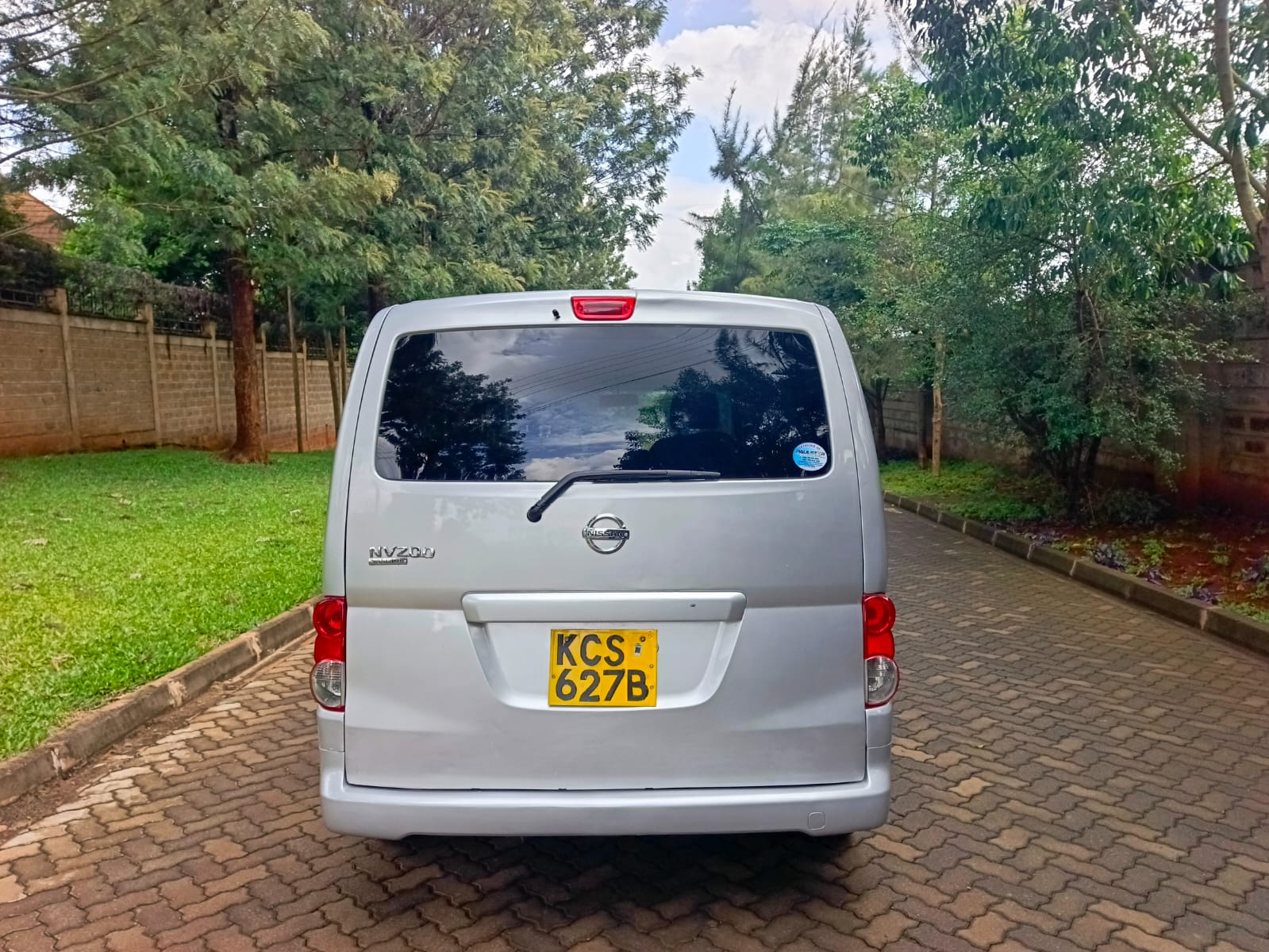 Used 2011 Nissan Nv 200 Van / Minivan for sale in Nairobi Kenya - Trust Rides - Thumbnail 5