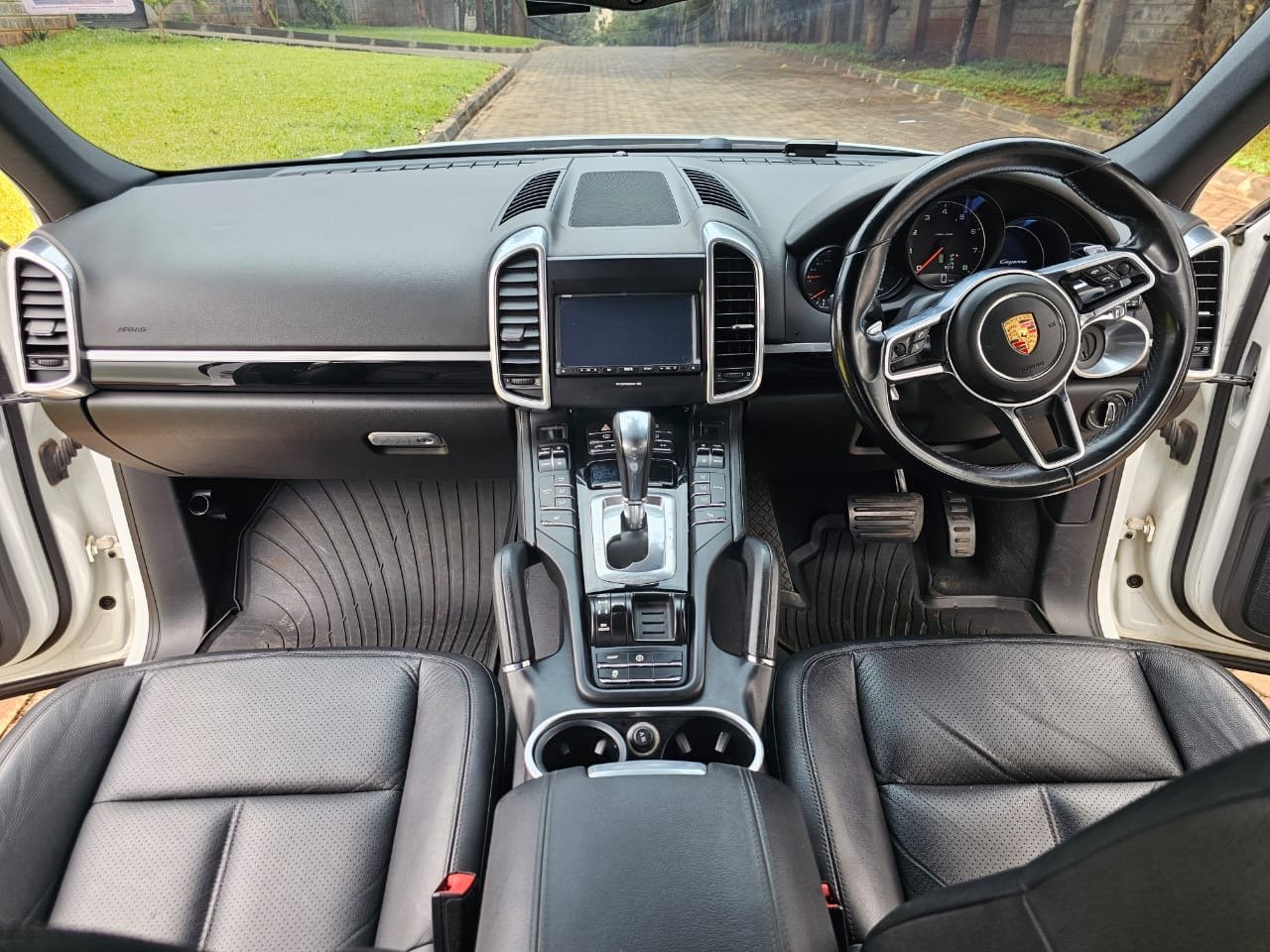 Used 2026 Porsche CAYENNE SUV for sale in Nairobi Kenya - Trust Rides - Thumbnail 8