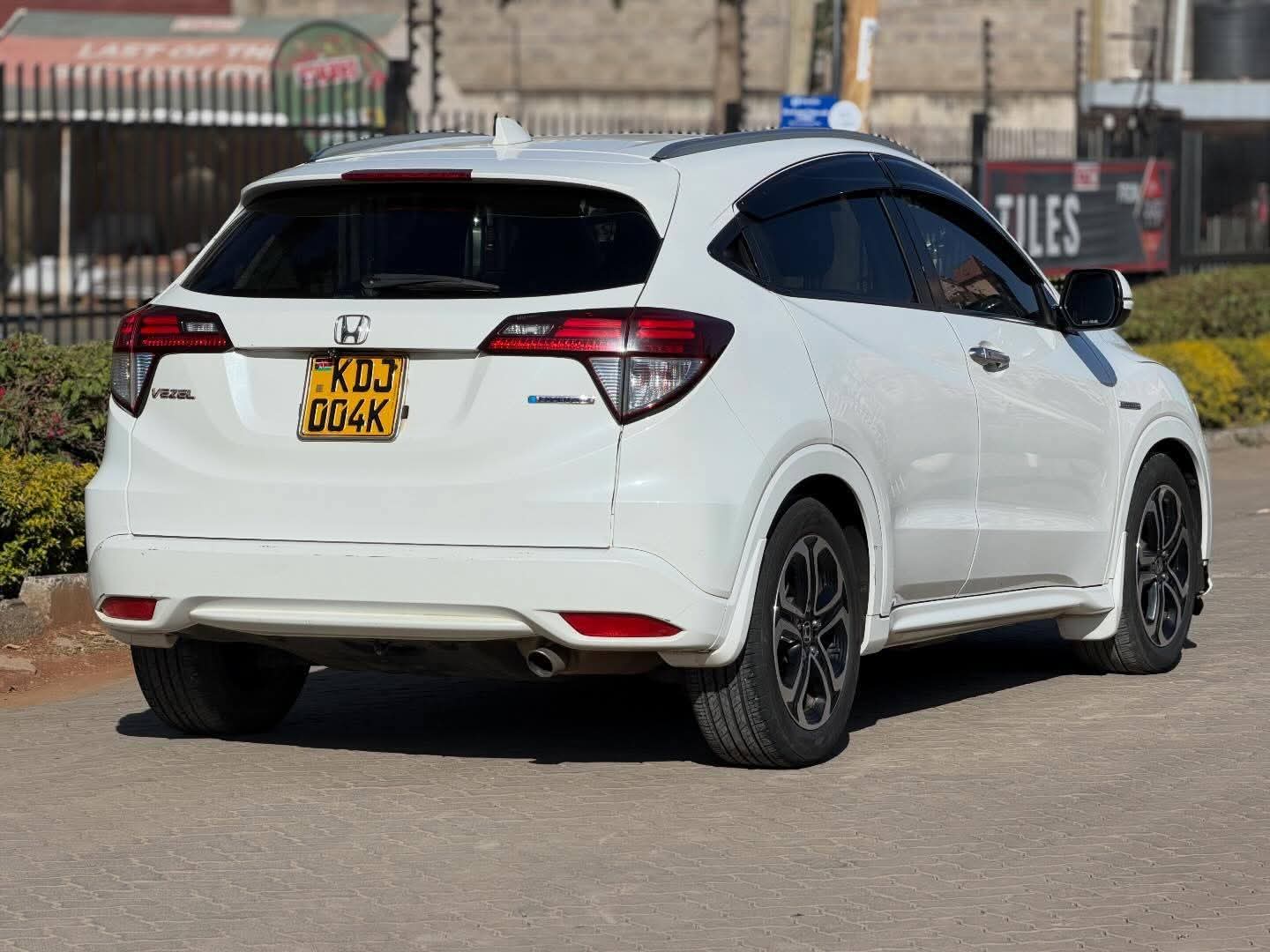 Used 2016 Honda VEZEL Crossover for sale in Nairobi Kenya - Trust Rides - Thumbnail 2