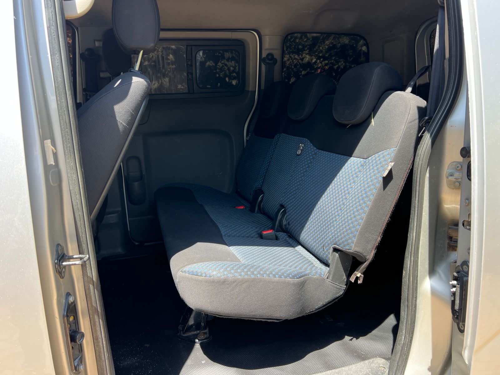 Used 2014 Nissan NV200 Van / Minivan for sale in Nairobi Kenya - Trust Rides - Thumbnail 8