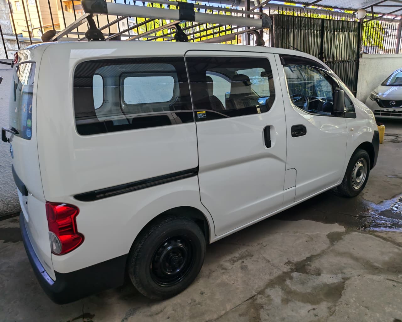 Used 2017 Nissan NV200 Van / Minivan for sale in Nairobi Kenya - Trust Rides - Thumbnail 9