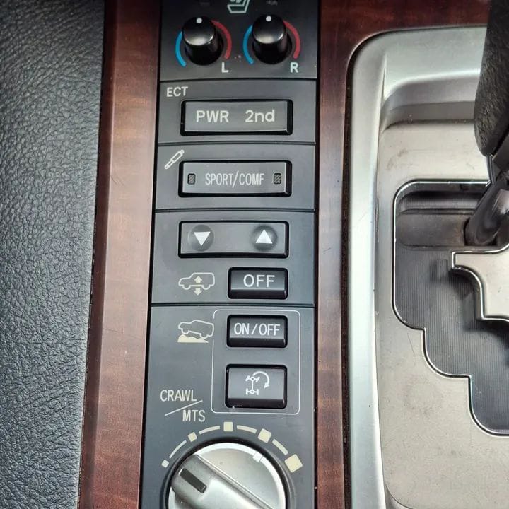 Used 2015 Toyota LAND CRUISER ZX V8 SUV for sale in Nairobi Kenya - Trust Rides - Thumbnail 8