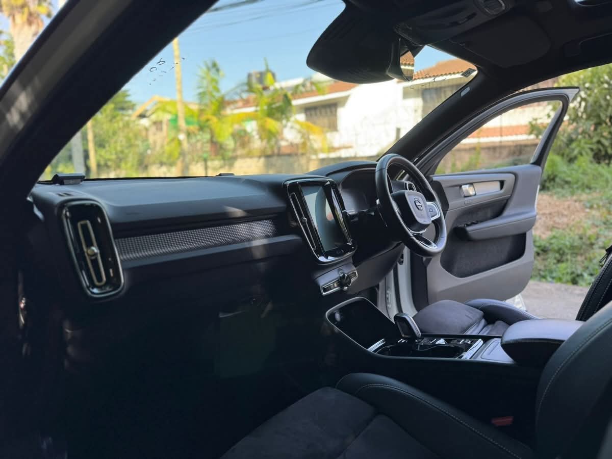 Used 2020 Volvo XC40 Crossover for sale in Nairobi Kenya - Trust Rides - Thumbnail 11