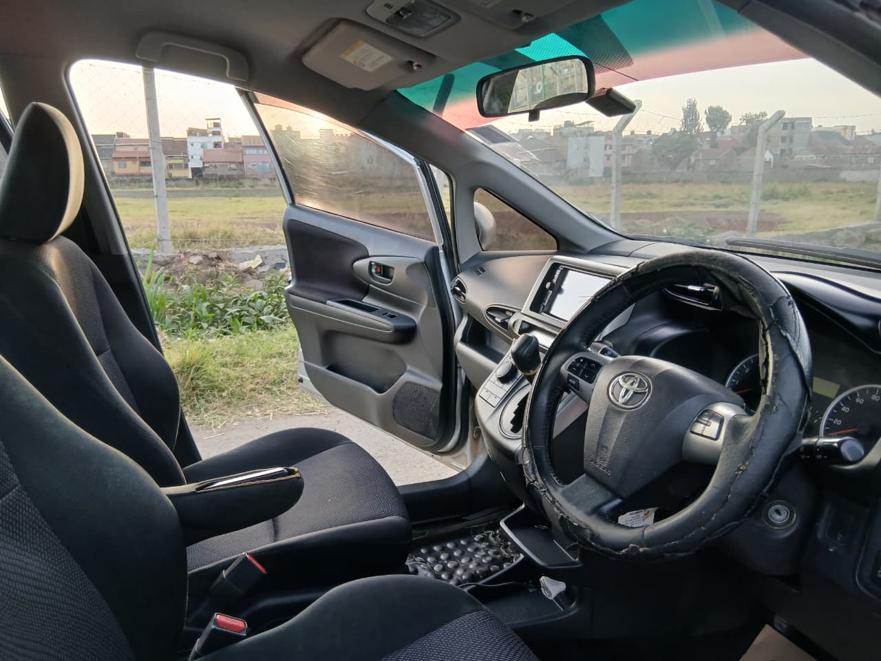Used 2014 Toyota WISH Station Wagon for sale in Nairobi Kenya - Trust Rides - Thumbnail 5