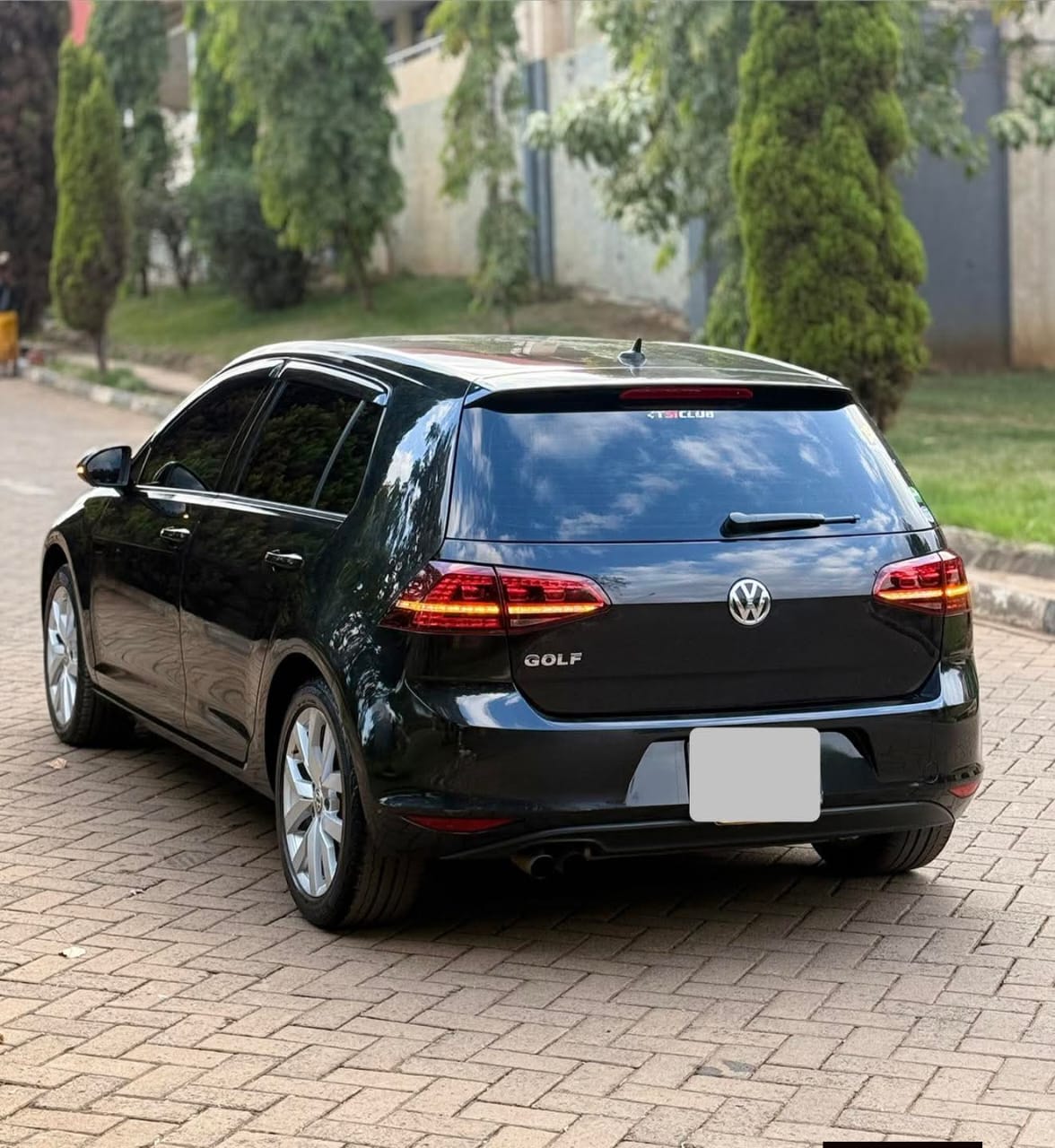 Used 2017 Volkswagen Golf TSI Hatchback(kadudu) for sale in Nairobi Kenya - Trust Rides - Thumbnail 4
