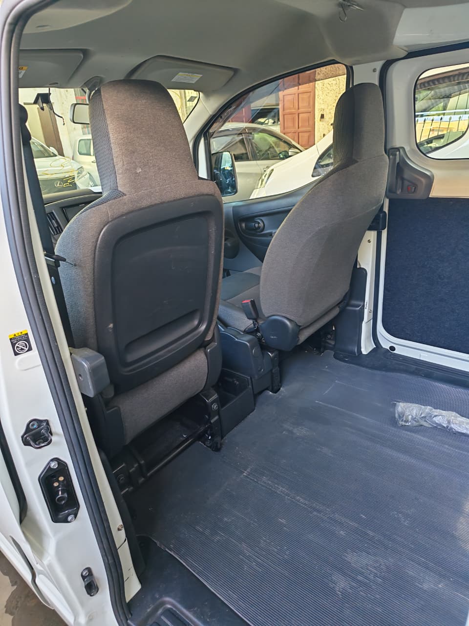 Used 2017 Nissan NV200 Van / Minivan for sale in Nairobi Kenya - Trust Rides - Thumbnail 7