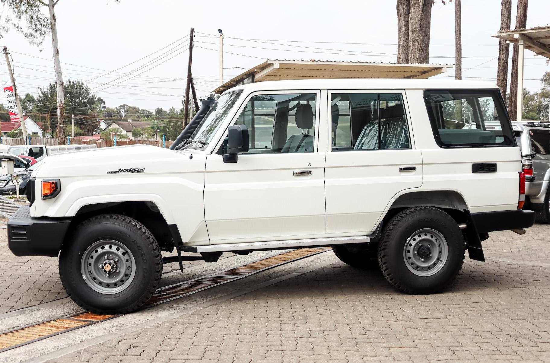 Used 2024 Toyota LAND CRUISER 79 SERIES Pickup / Double Cab for sale in Nairobi Kenya - Trust Rides - Thumbnail 5