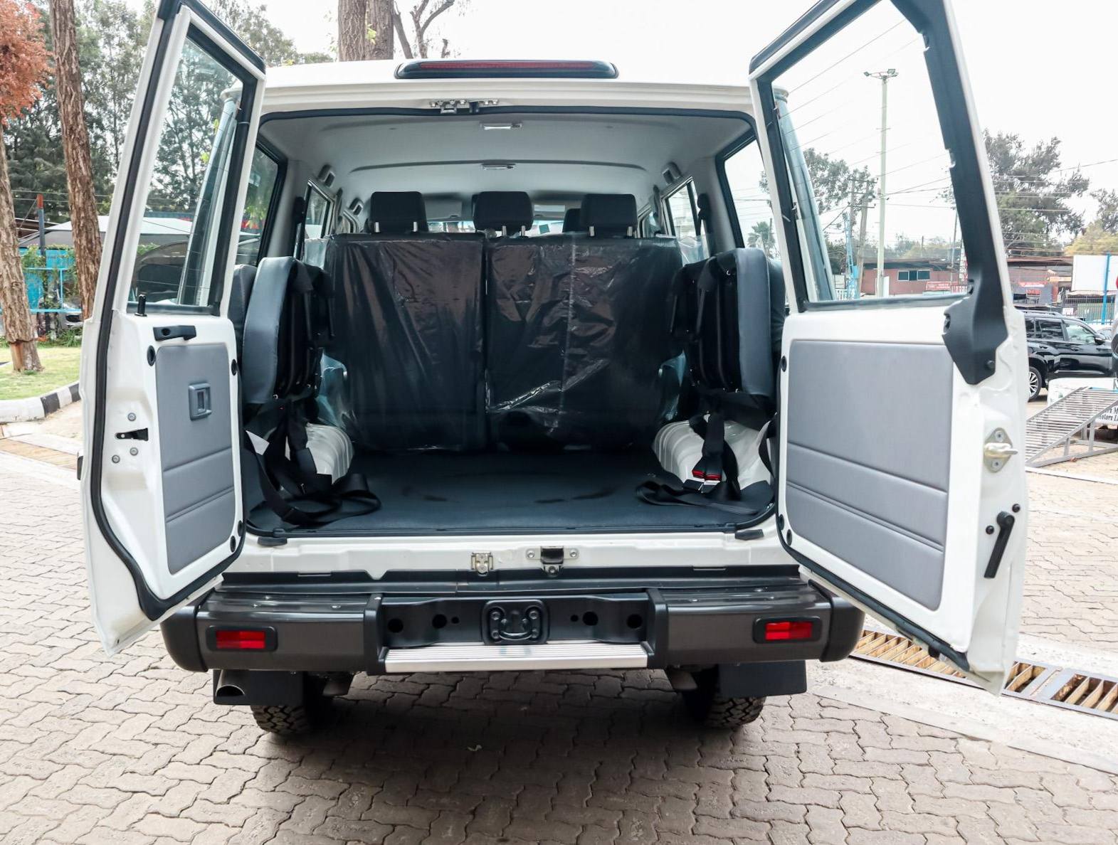 Used 2024 Toyota LAND CRUISER 79 SERIES Pickup / Double Cab for sale in Nairobi Kenya - Trust Rides - Thumbnail 6