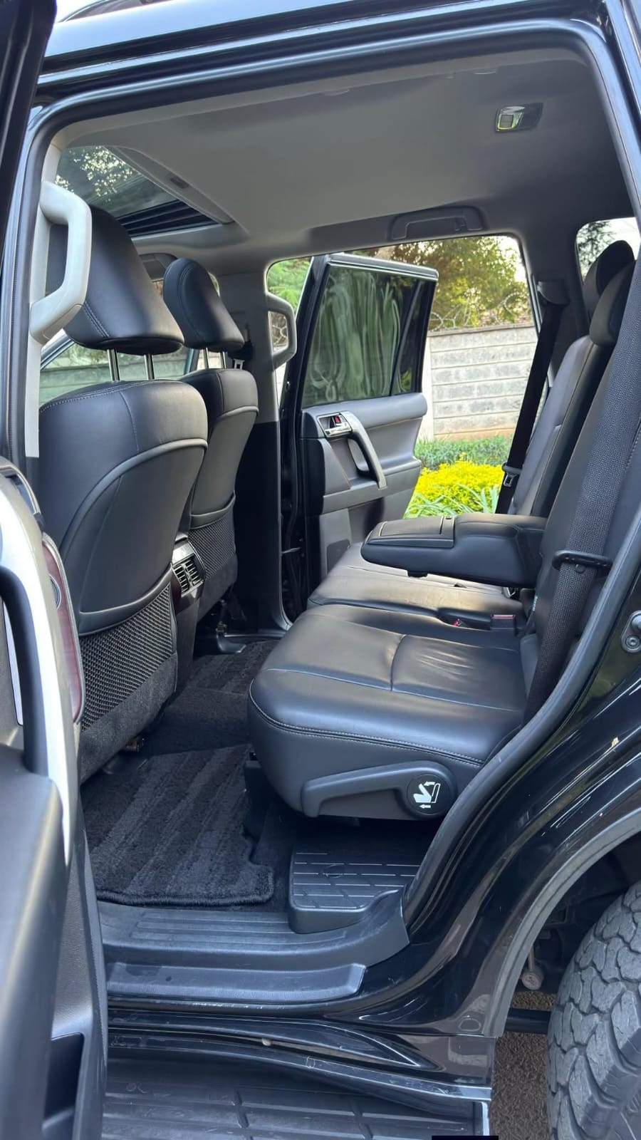 Used 2016 Toyota LAND CRUISER, PRADO VX-L SUV for sale in Nairobi Kenya - Trust Rides - Thumbnail 8