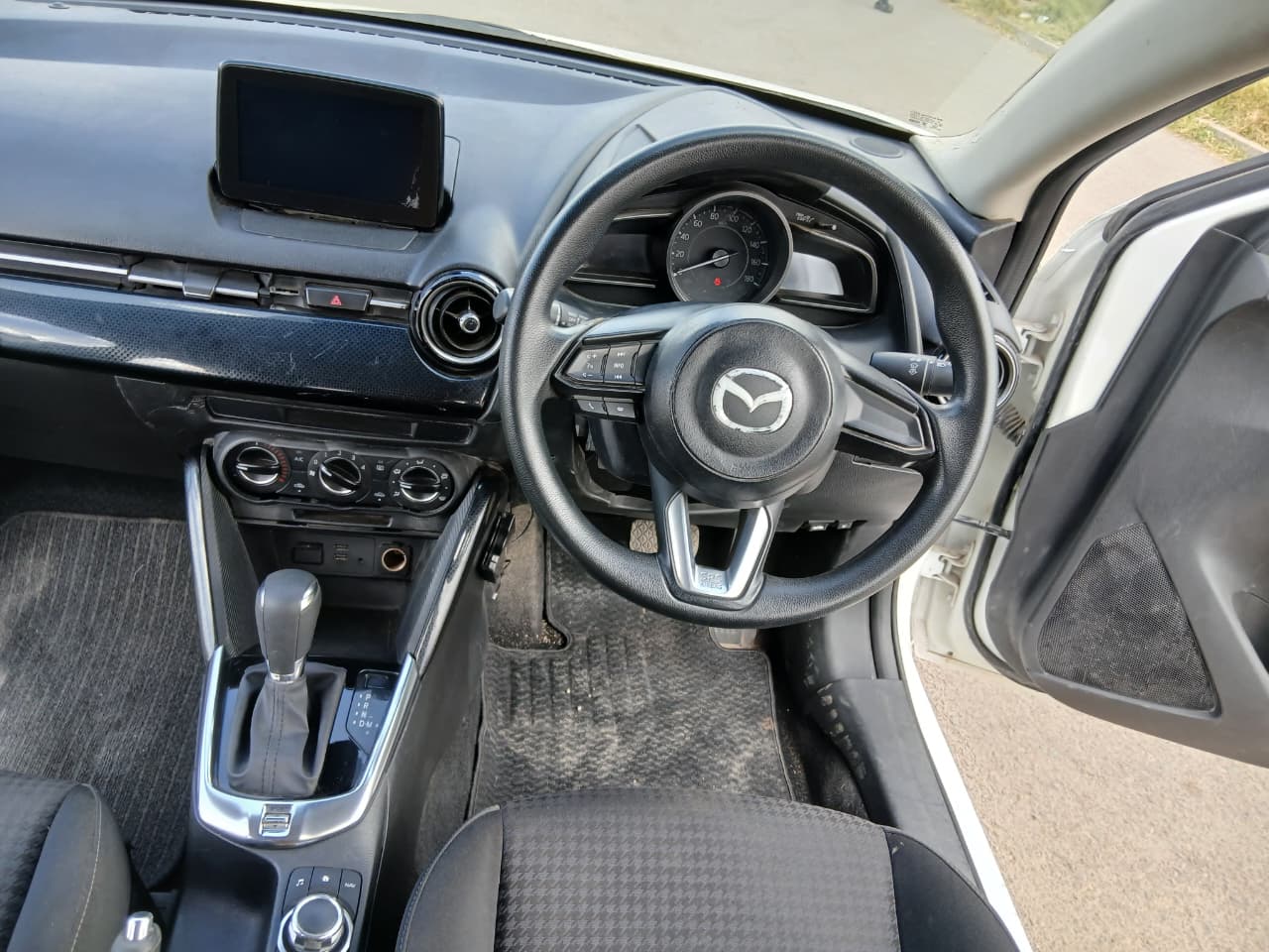 Used 2018 Mazda DEMIO Hatchback(kadudu) for sale in Nairobi Kenya - Trust Rides - Thumbnail 6