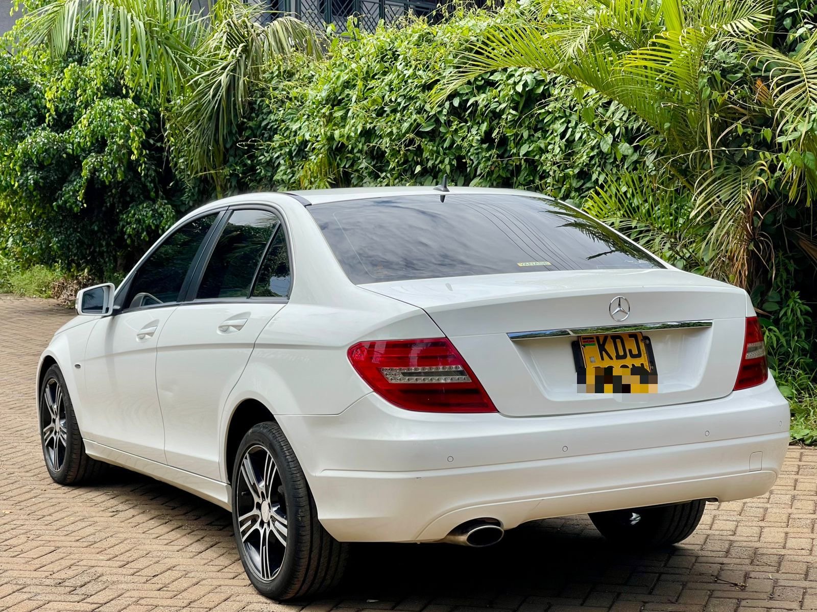 Used 2014 Mercedes-Benz C180 Sedan (Saloon) for sale in Nairobi Kenya - Trust Rides - Thumbnail 5