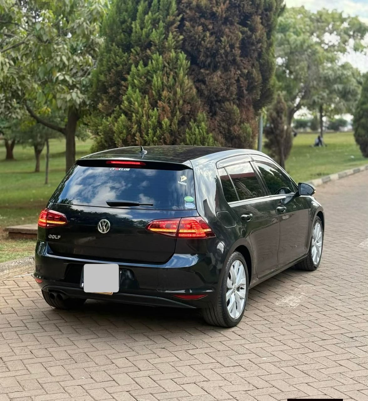 Used 2017 Volkswagen Golf TSI Hatchback(kadudu) for sale in Nairobi Kenya - Trust Rides - Thumbnail 3