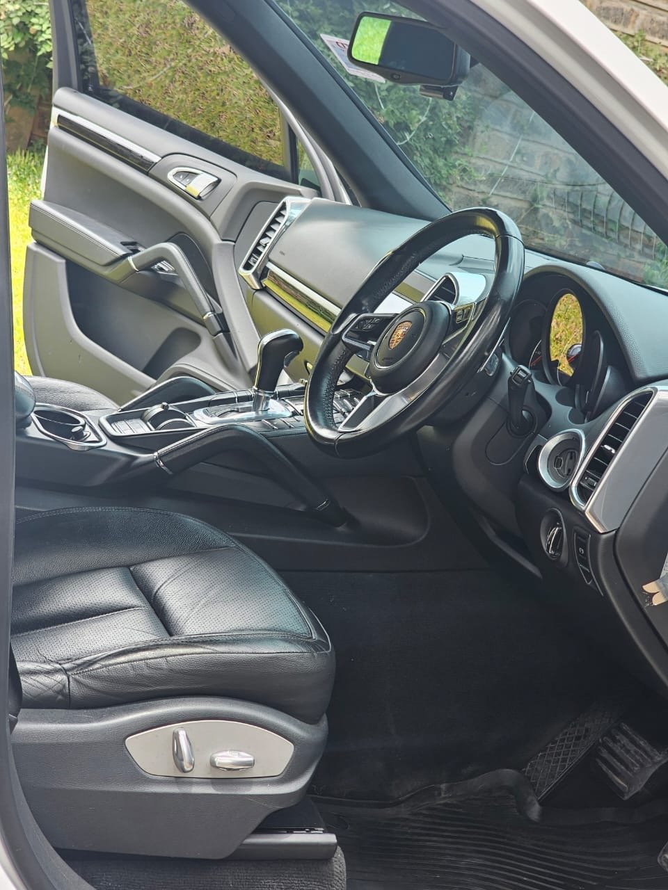 Used 2026 Porsche CAYENNE SUV for sale in Nairobi Kenya - Trust Rides - Thumbnail 10