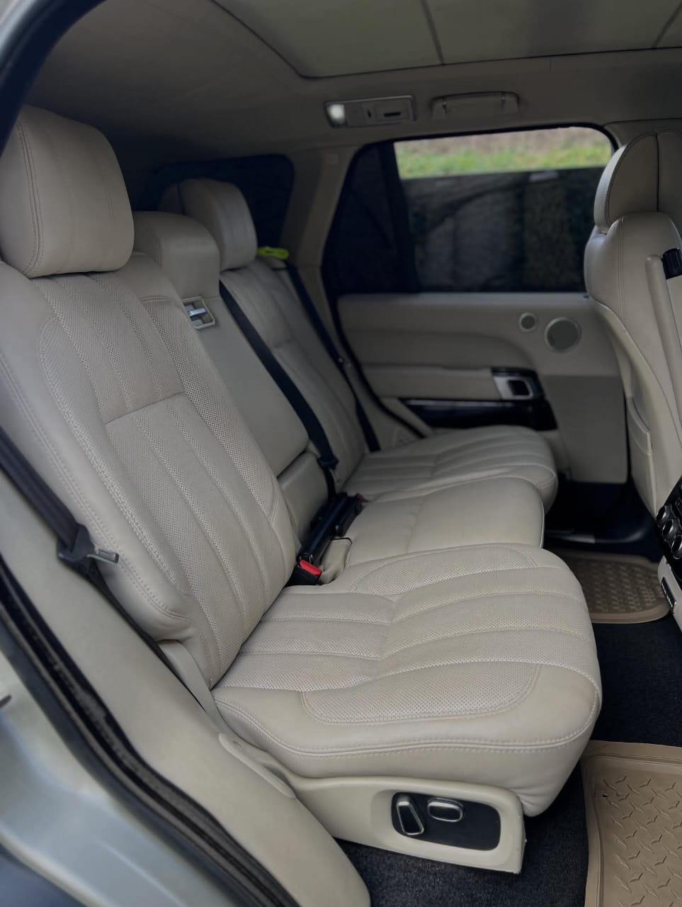 Used 2014 RANGE ROVER AUTOBIOGRAPHY SUV for sale in Nairobi Kenya - Trust Rides - Thumbnail 11