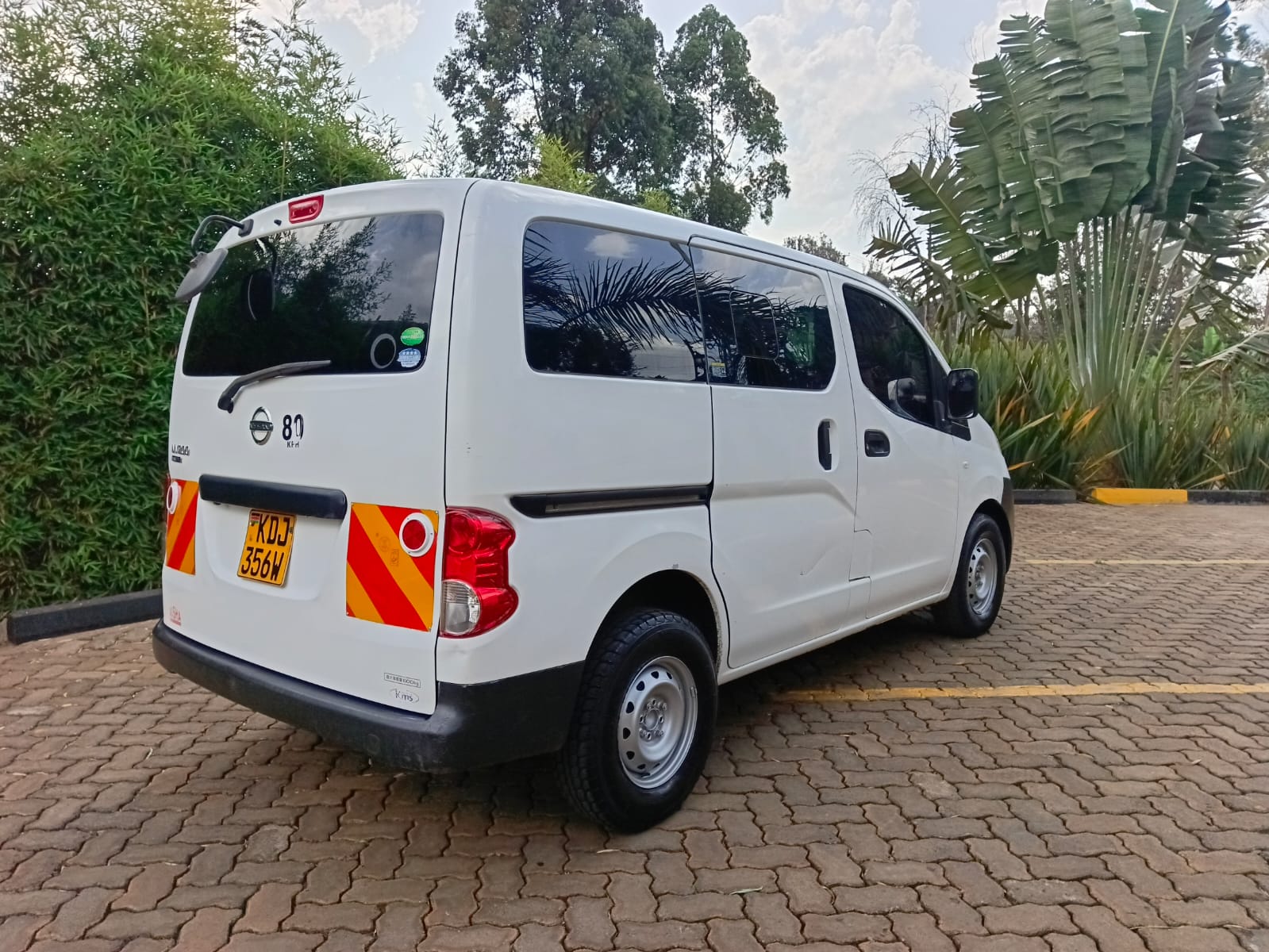 Used 2015 Nissan Nv 200 Van for sale in Nairobi Kenya - Trust Rides - Thumbnail 6