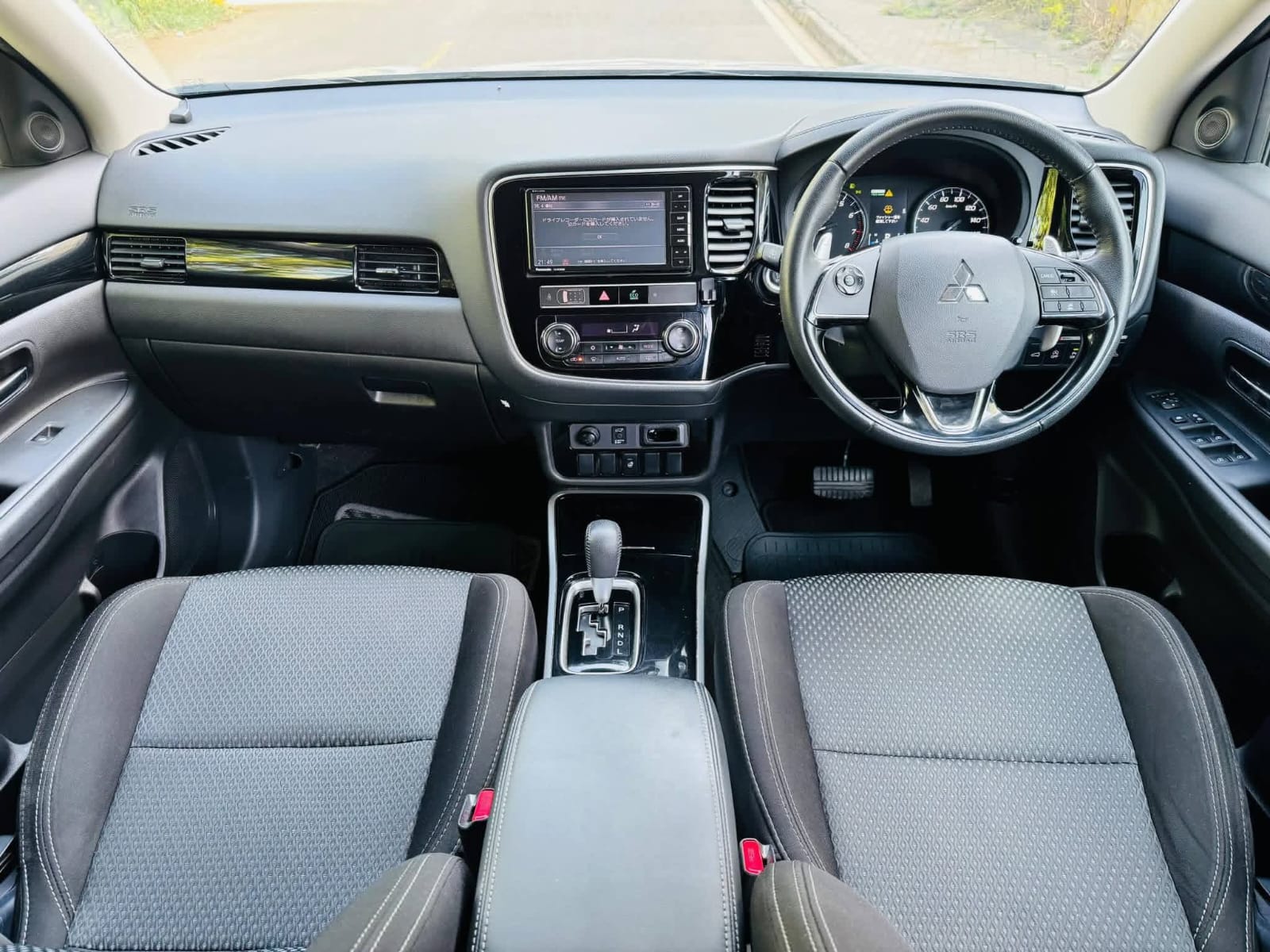 Used 2019 Mitsubishi 𝐎𝐔𝐓𝐋𝐀𝐍𝐃𝐄𝐑 Crossover for sale in Nairobi Kenya - Trust Rides - Thumbnail 6