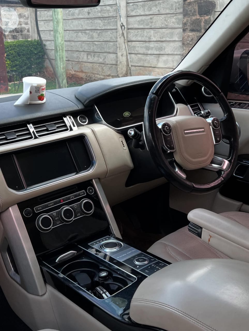 Used 2014 RANGE ROVER AUTOBIOGRAPHY SUV for sale in Nairobi Kenya - Trust Rides - Thumbnail 10