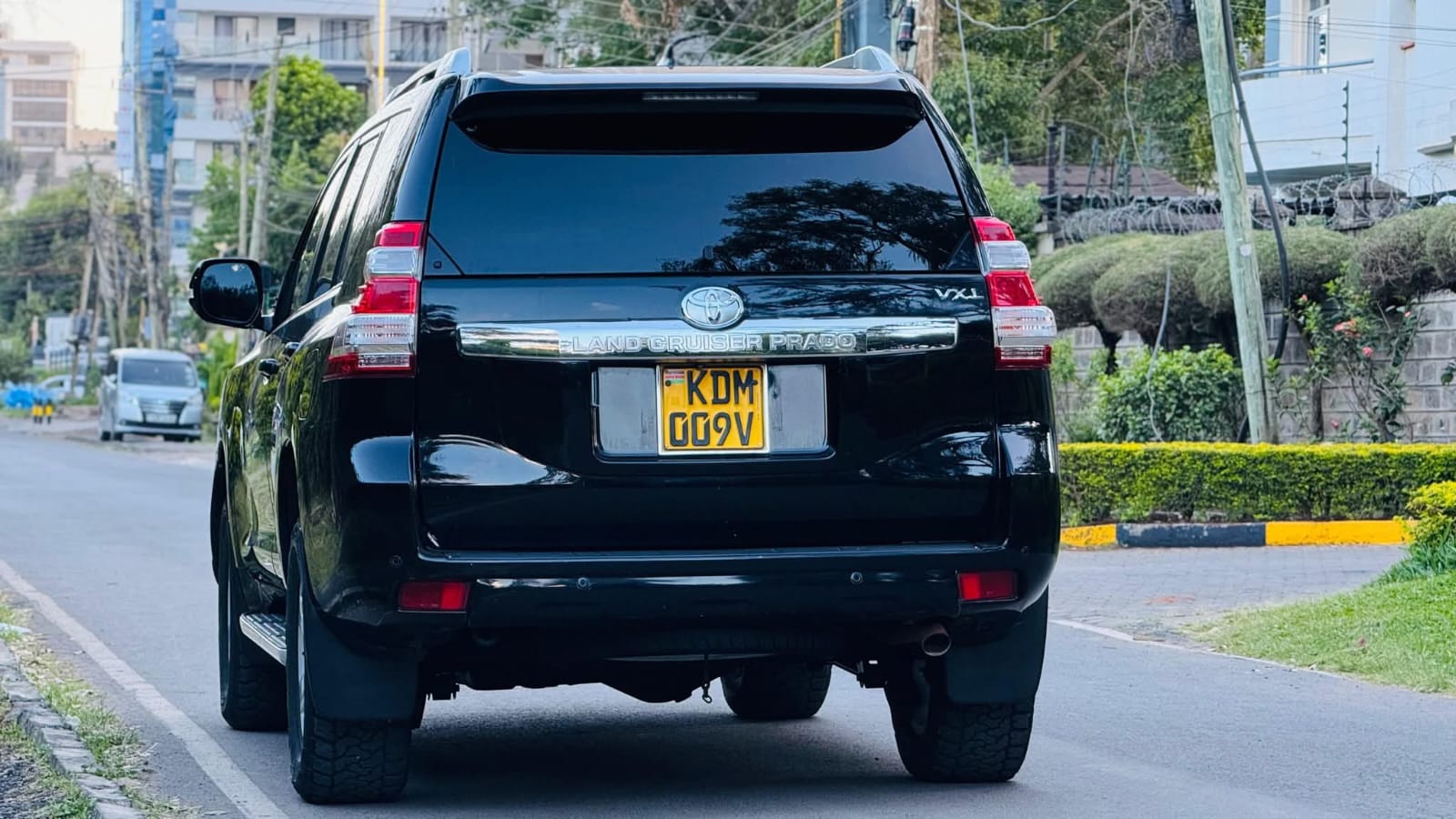 Used 2016 Toyota LAND CRUISER, PRADO VX-L SUV for sale in Nairobi Kenya - Trust Rides - Thumbnail 6
