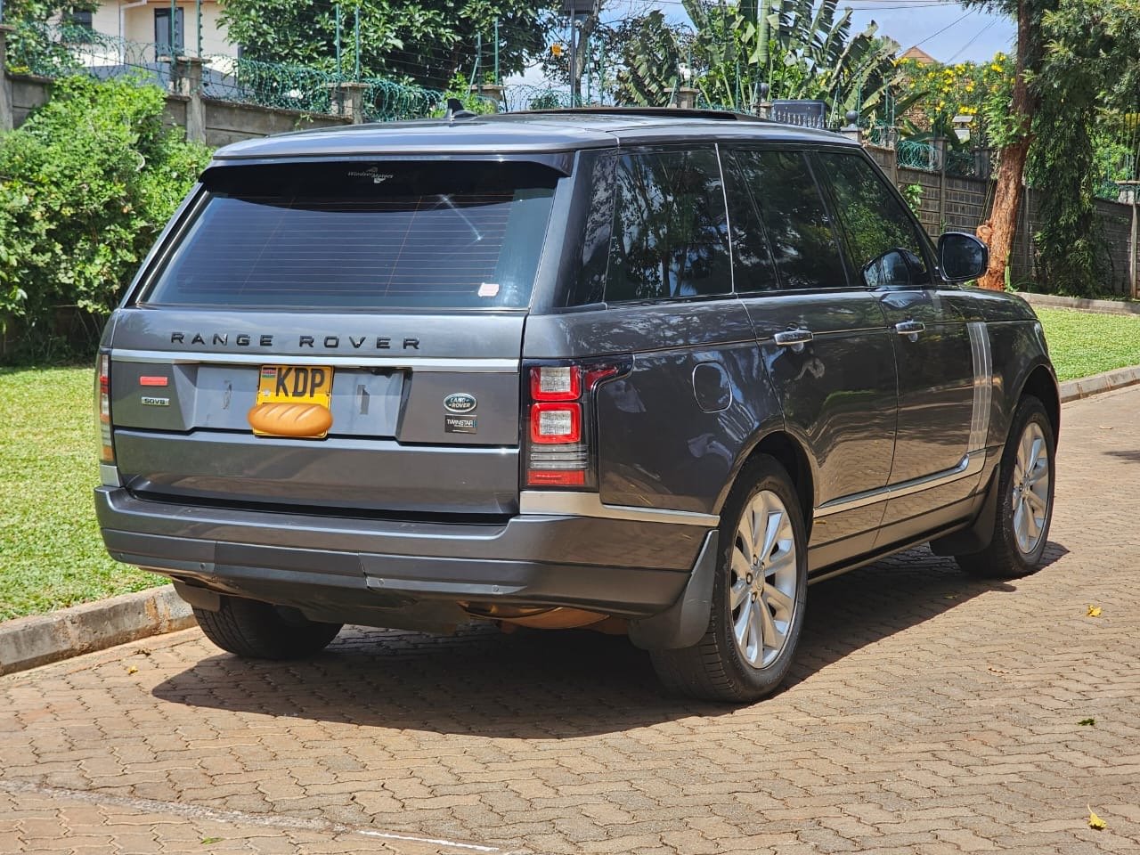 Used 2016 RANGE ROVER VOGUE SUV for sale in Nairobi Kenya - Trust Rides - Thumbnail 6