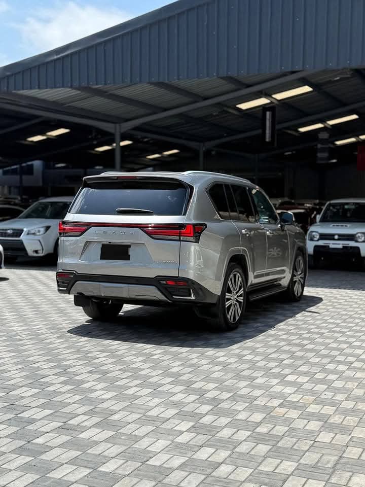 Used 2021 Lexus LX 500d SUV for sale in Nairobi Kenya - Trust Rides - Thumbnail 2