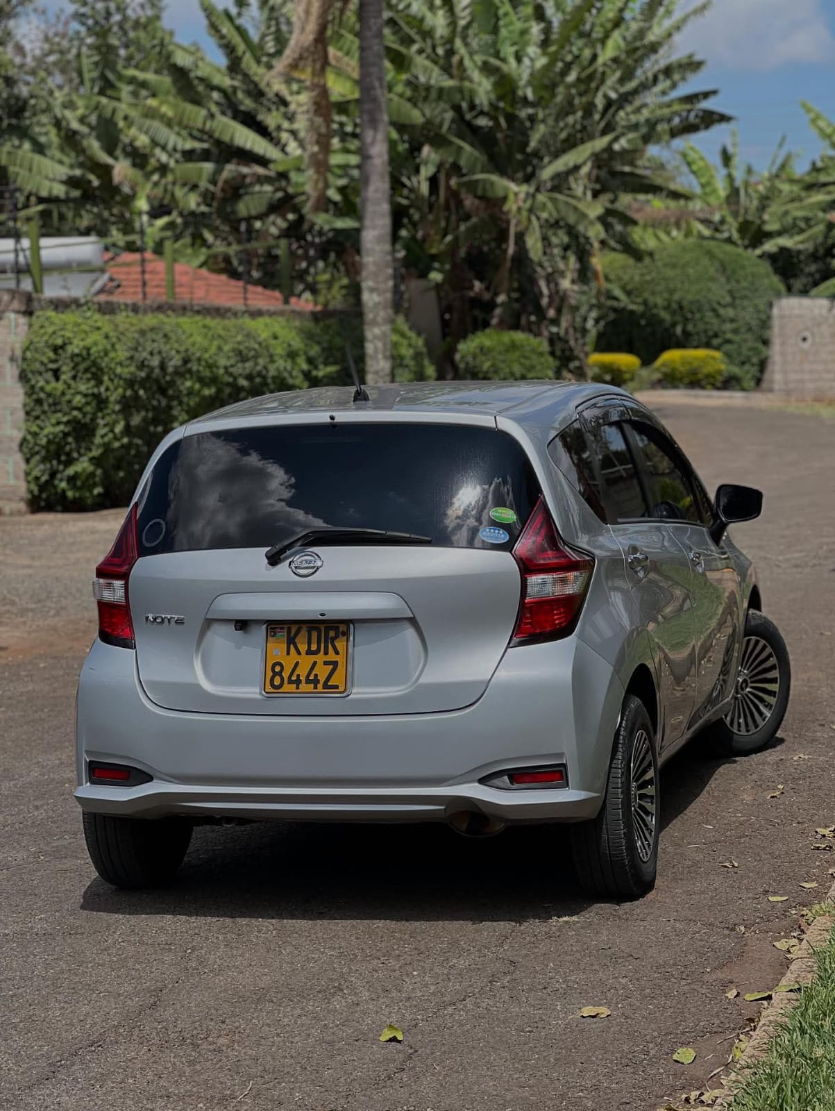 Used 2017 Nissan  NOTE non hybrid Hatchback(kadudu) for sale in Nairobi Kenya - Trust Rides - Thumbnail 3