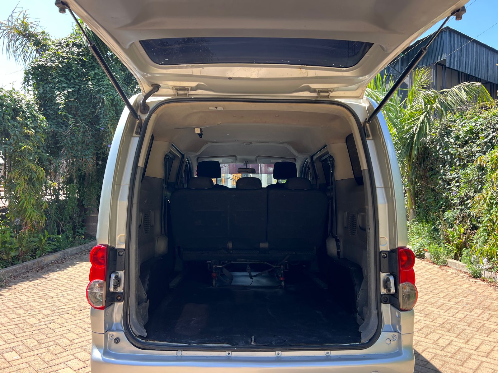 Used 2014 Nissan NV200 Van / Minivan for sale in Nairobi Kenya - Trust Rides - Thumbnail 10