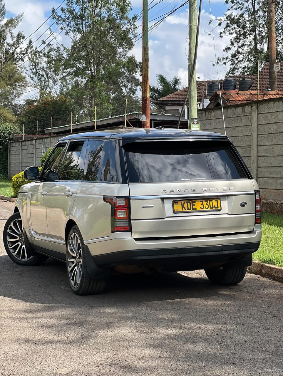 Used 2014 RANGE ROVER AUTOBIOGRAPHY SUV for sale in Nairobi Kenya - Trust Rides - Thumbnail 3